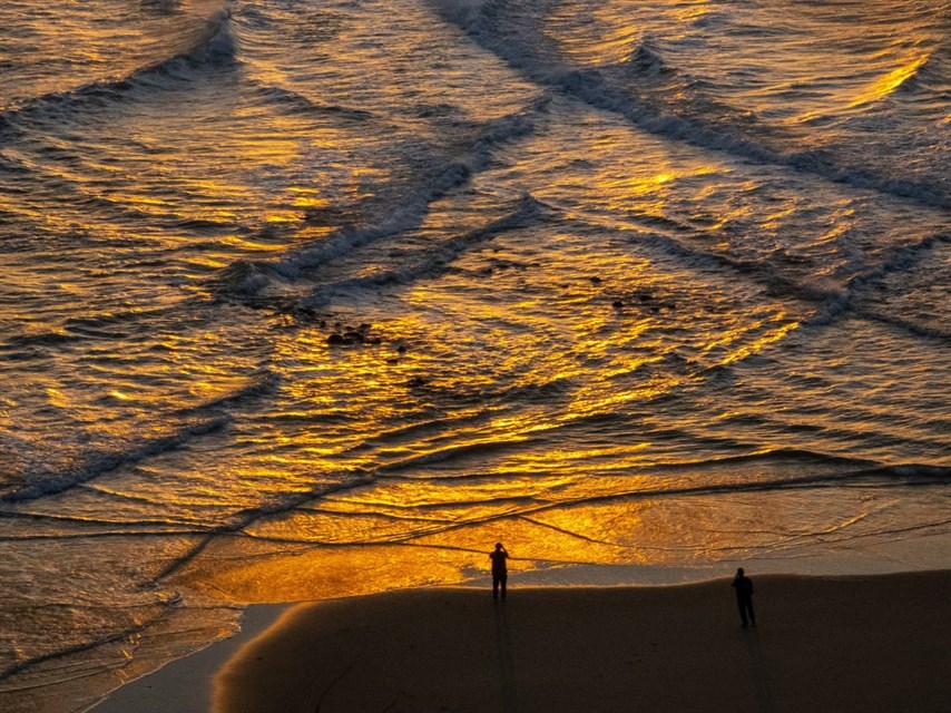 The Most Beautiful Juguang Square Waves (photographed by Wang, Guo-liang)_no
